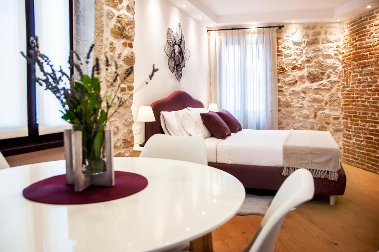 Apartments Casa De Amicis Rovinj Luaran gambar