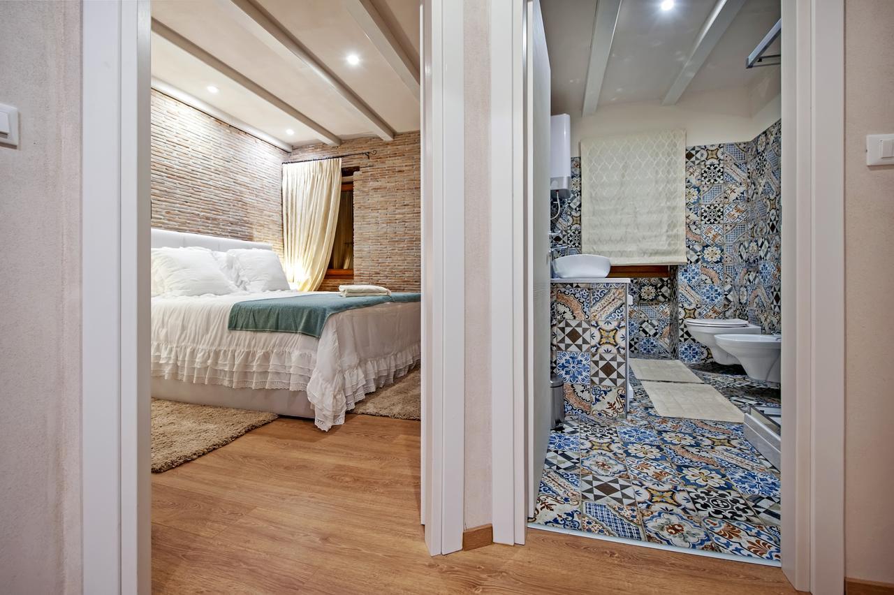 Apartments Casa De Amicis Rovinj Luaran gambar